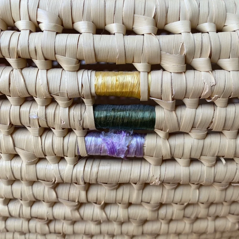 Handcrafted Woven Oval Handbag with Lid